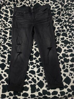 Lularoe distressed jeans size 32
